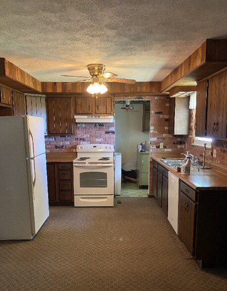 Building Photo - 301 Ardmore Dr