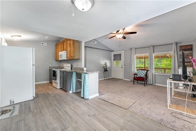 Building Photo - 16755 Leisure Loop