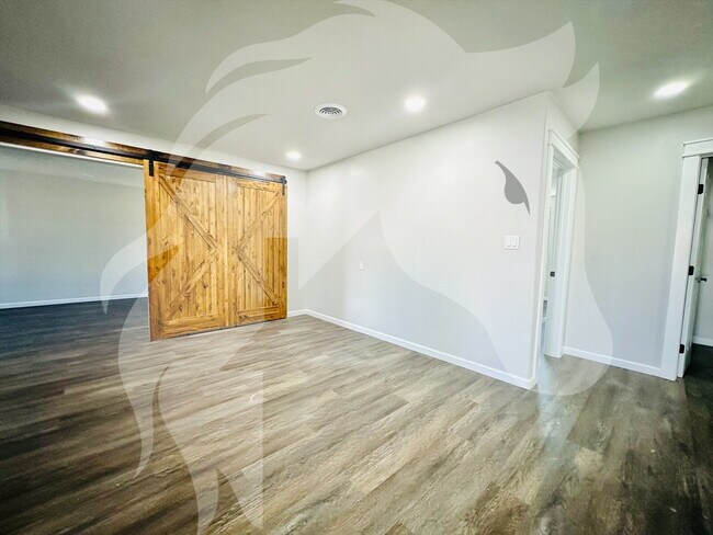 Building Photo - "Charming 3-Bed, 2-Bath Home in Shattuck - Perfect for Comfortable Living!"