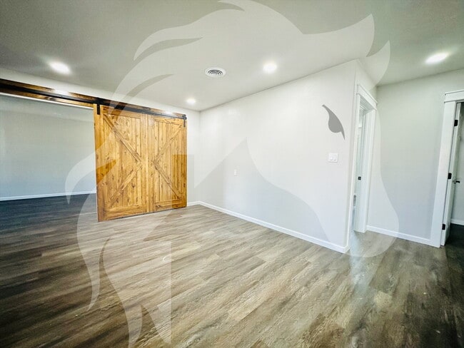 Building Photo - "Charming 3-Bed, 2-Bath Home in Shattuck -...