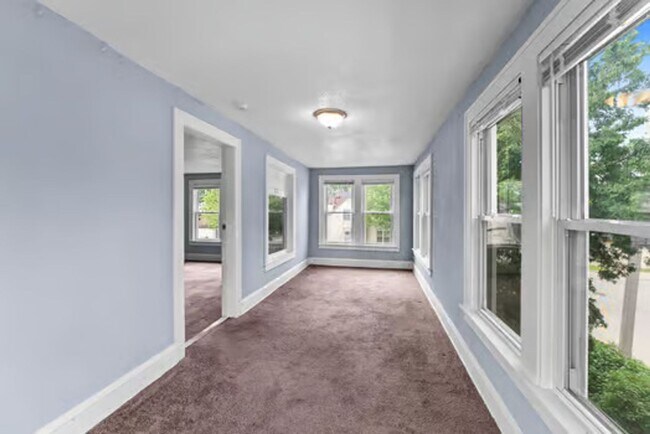 Building Photo - 3003 California St NE