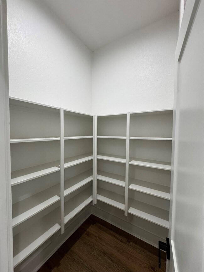 Building Photo - 868 E 35th St