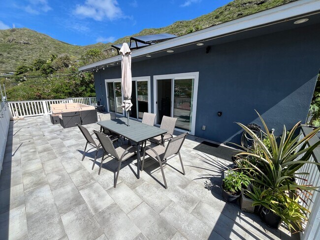 Building Photo - Beautifully fully furnished standalone 2-bedroom, 2-bathroom unit with breathtaking views!