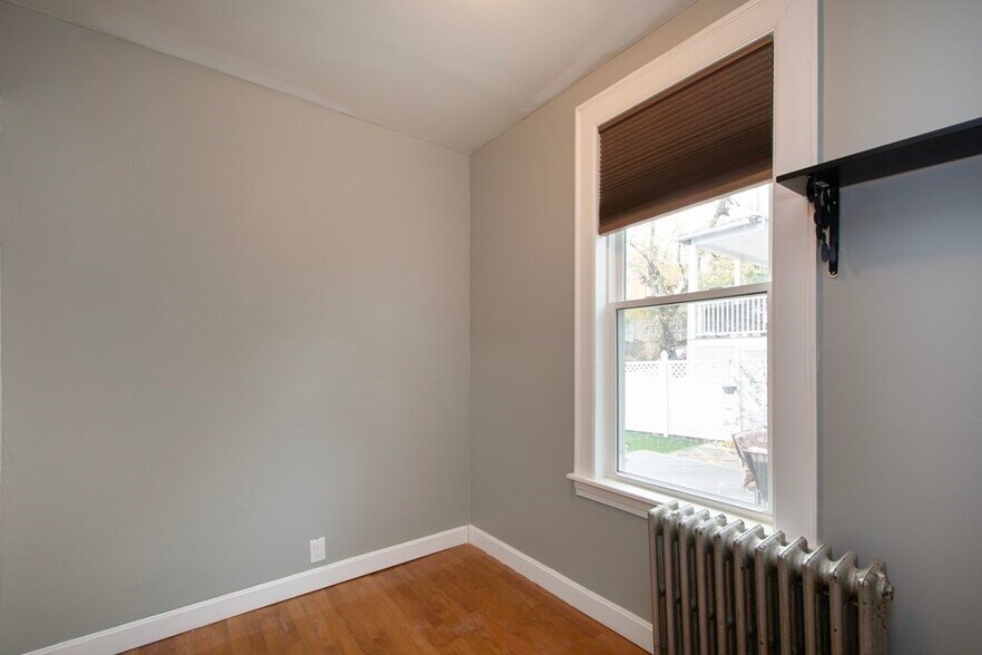 Building Photo - 181 Metropolitan Ave