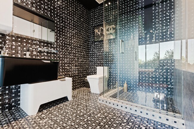 Building Photo - 8356 Sunset View Dr