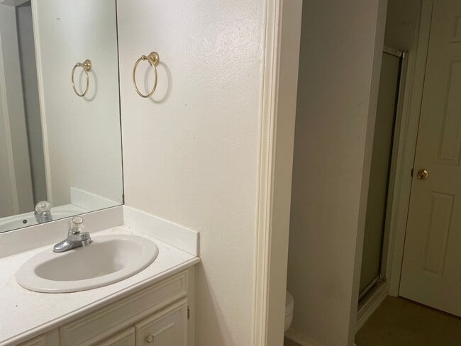 Building Photo - Gorgeous 3 Bedroom Greenacres Home