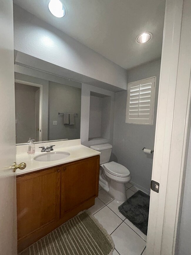 Building Photo - Spacious 2-Story Home in Prime Location