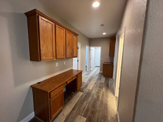 Building Photo - 4-bedroom single story in Sylvan School Di...
