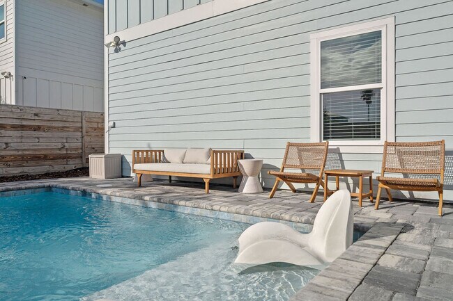 Building Photo - 6824 A1A S