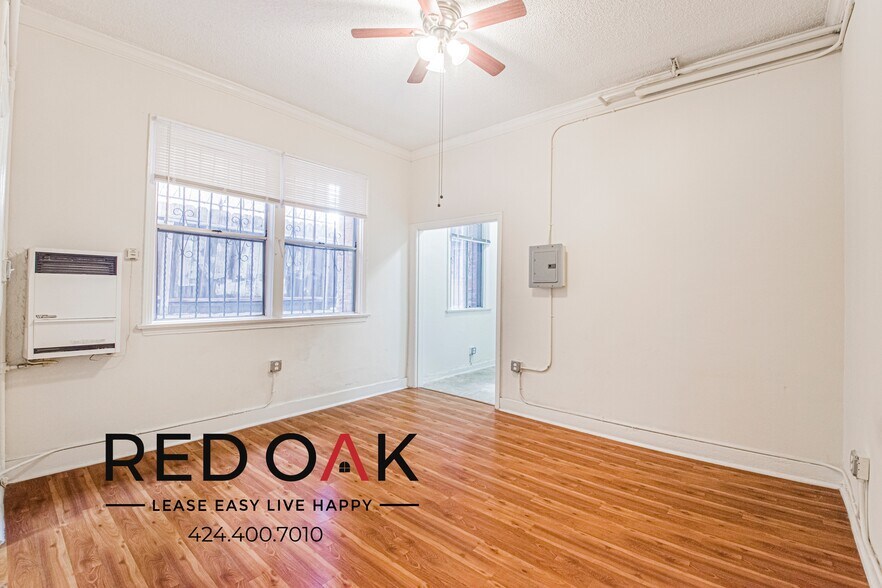 Building Photo - 425–427 S. Grand View St-7106