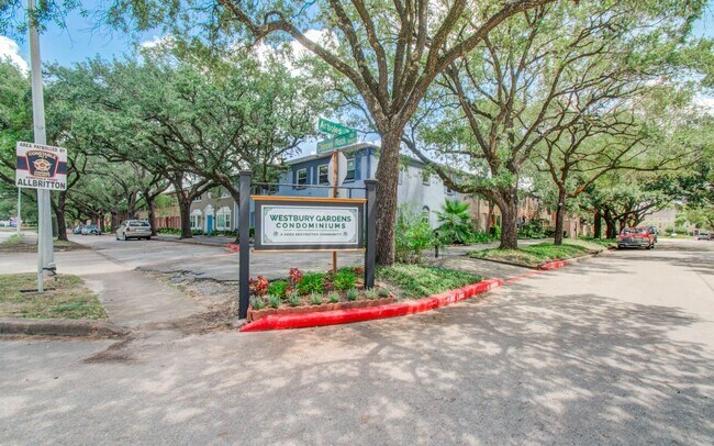 Building Photo - 5208 Arboles Dr