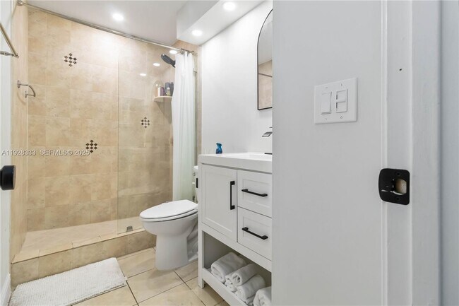 Building Photo - 3475 Emerald Oaks Dr