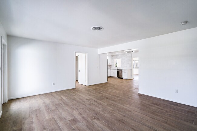 Building Photo - 924 Marlin Dr