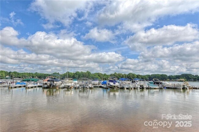 Building Photo - 2129 Regatta Ln