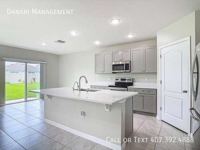 Building Photo - 3975 Silverstream Terrace