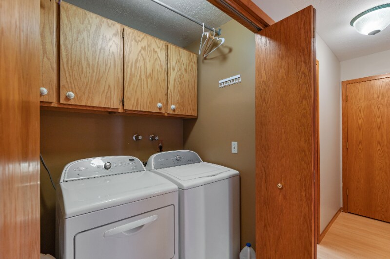 Building Photo - 6532 S Heughs Canyon Way