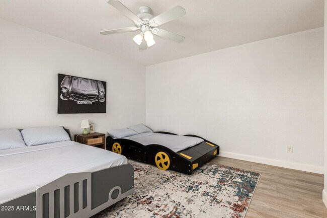 Building Photo - 3726 W Villa Linda Dr