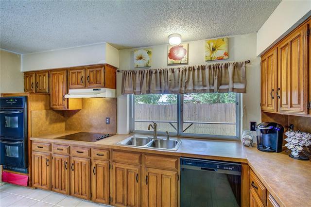 Building Photo - 2106 Briarmeadow Dr