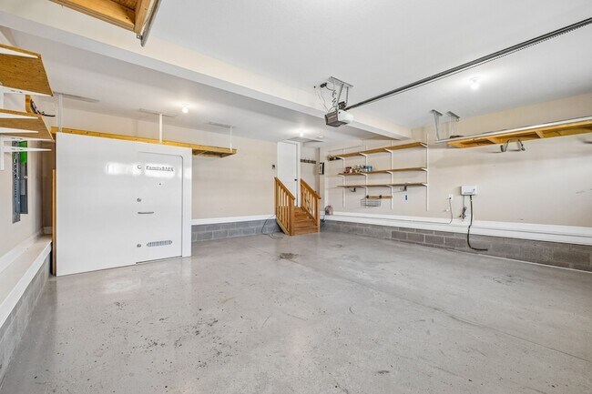 Building Photo - 1129 NJA Tate Dr