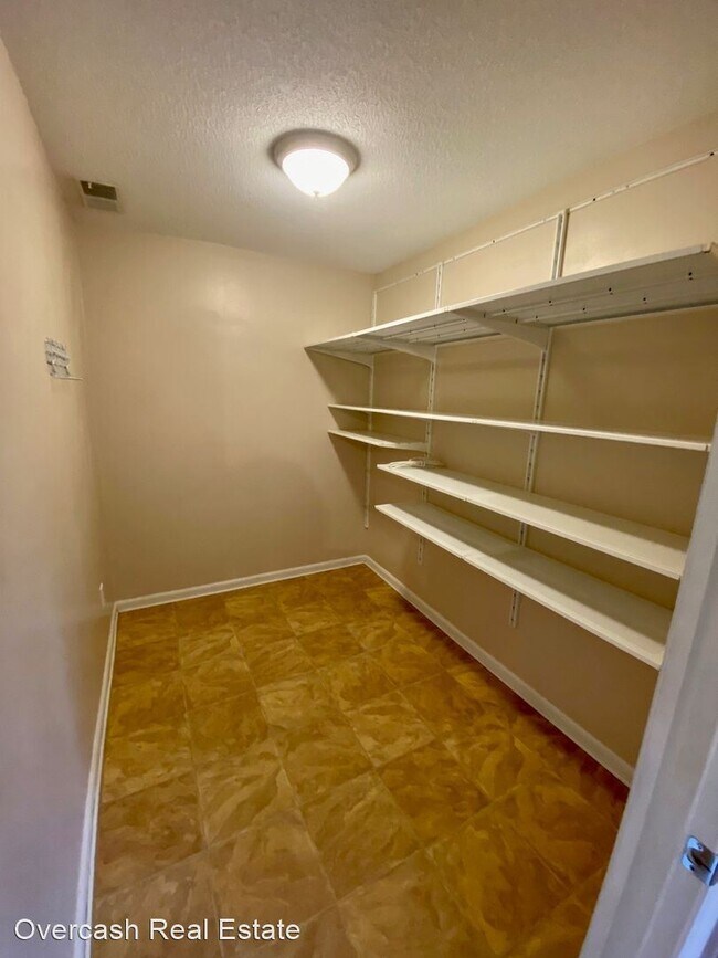 Building Photo - 2 br, 2 bath House - 123 Carriage House Drive