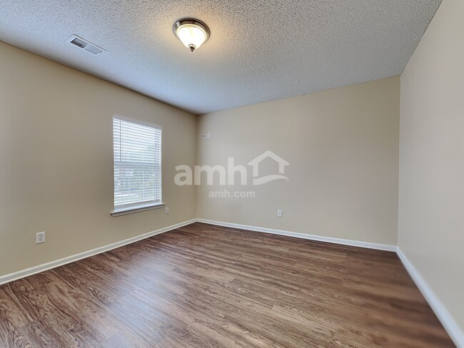 Building Photo - 1022 Deerberry Rd