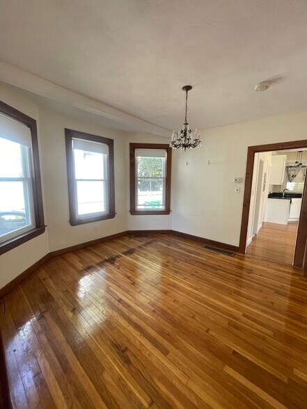 Building Photo - 48 Chester Ave