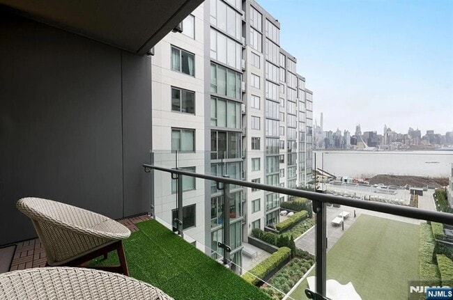 Building Photo - 9 Ave at Port Imperial