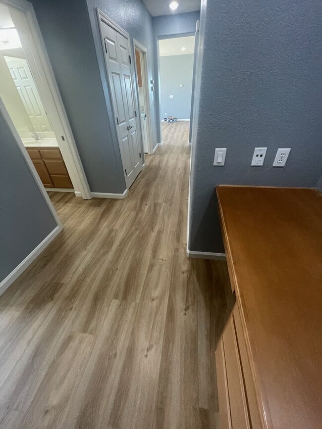 Building Photo - "Spacious 4-Bed, 3-Bath Retreat with 3,260...