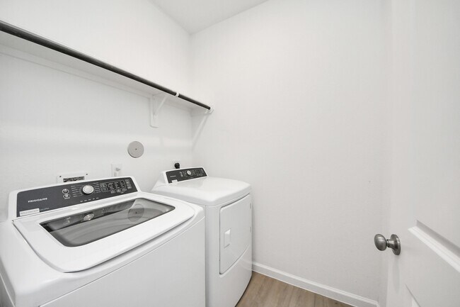Building Photo - 30327 Tall Fescue Dr