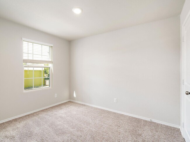 Building Photo - Modern 3-Bed, 2.5-Bath Duplex with Private Backyard