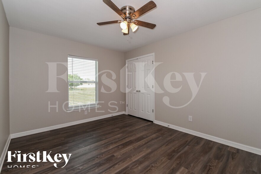 Building Photo - 3237 NW 41st Pl