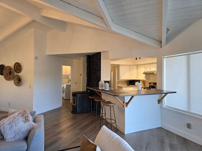 Building Photo - 2269RR-Upper Level