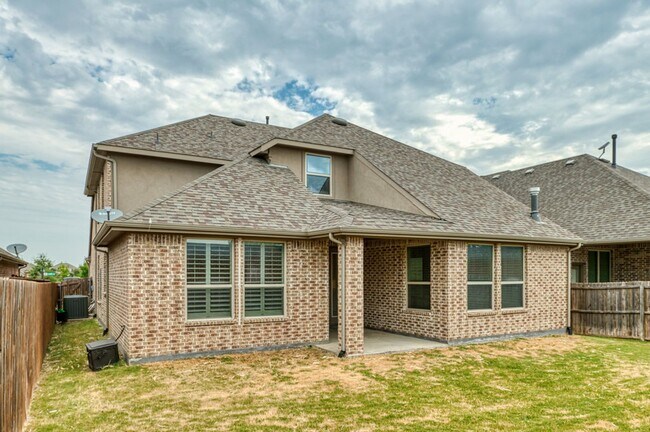 Building Photo - Spectacular and spacious home in Parkside!!