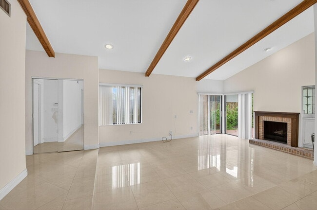 Building Photo - 7576 Sierra Terrace E
