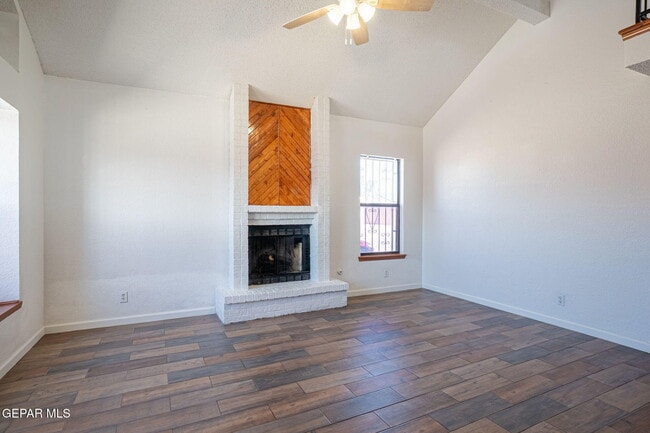 Building Photo - 10968 Whitey Ford St