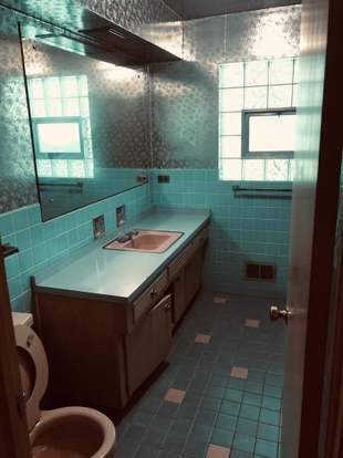 Building Photo - 6817 N Lamon Ave