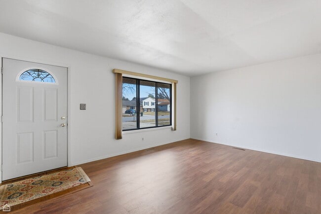 Building Photo - 409 Kensington Dr