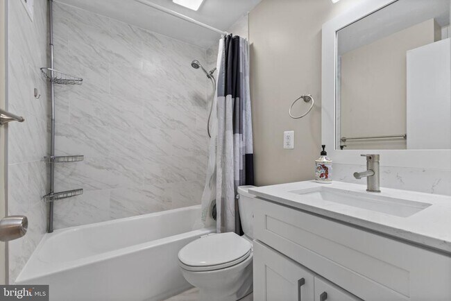 Building Photo - 4305 Birchlake Ct