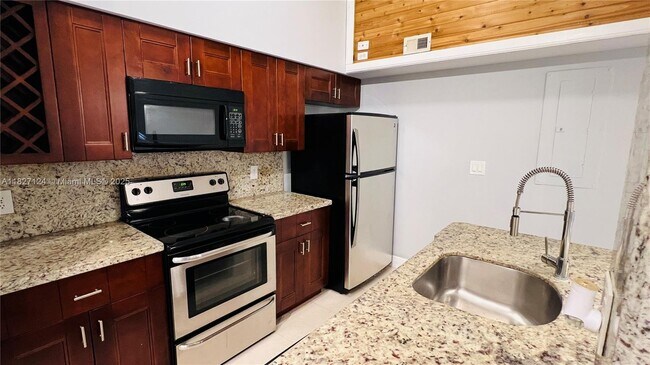 Building Photo - 2881 N Oakland Forest Dr