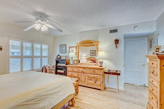 Building Photo - 1071 Sugar Sands Blvd