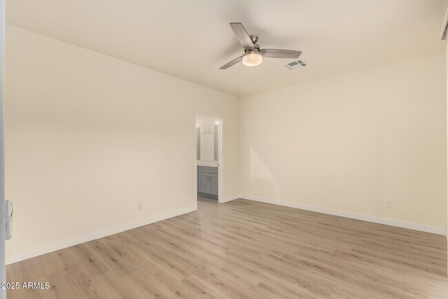Building Photo - 129 W Latona Rd