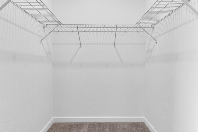 Building Photo - 2660 SE 28th St