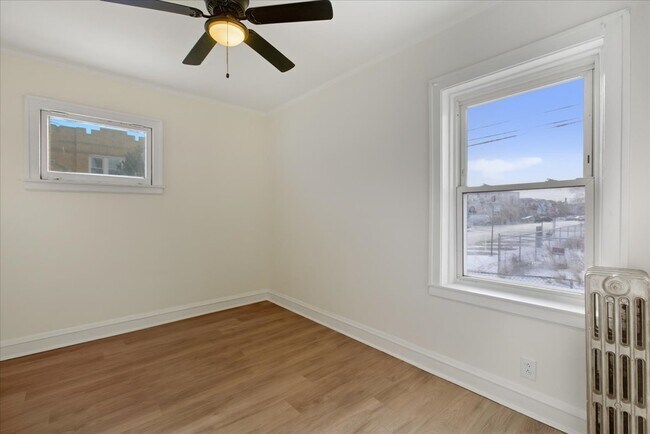 Building Photo - 3224 N Linder Ave