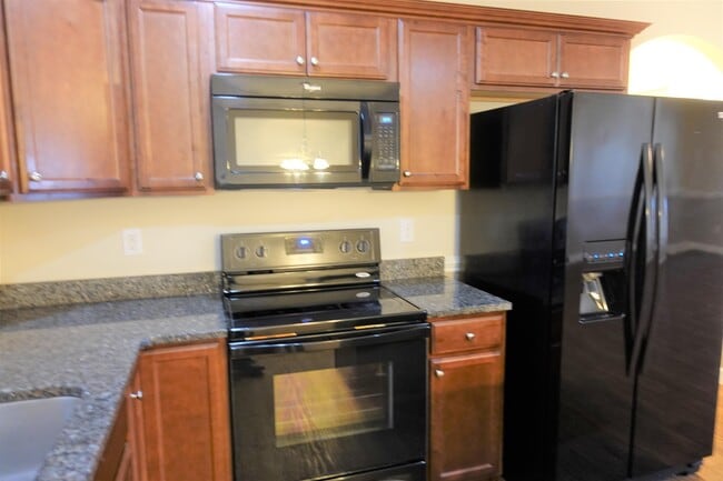 Building Photo - 610 Flintrock Dr