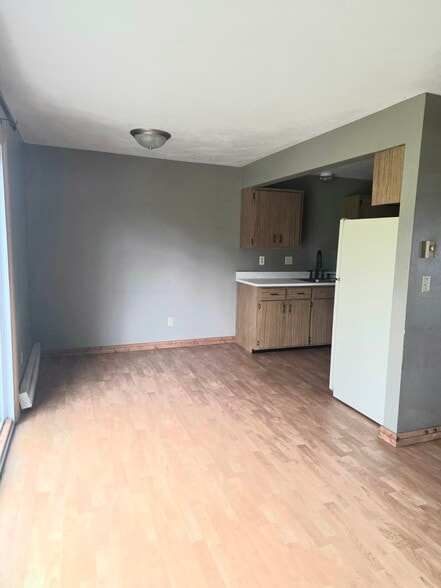 Building Photo - 202 Meadowpark Dr