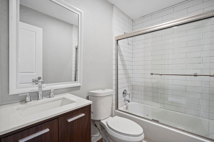 Building Photo - 8601 International Ave