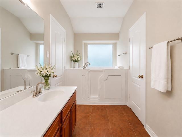 Building Photo - 208 Orchard Trail