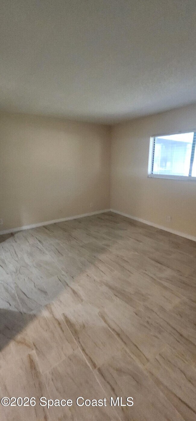 Building Photo - 255 S Tropical Trail