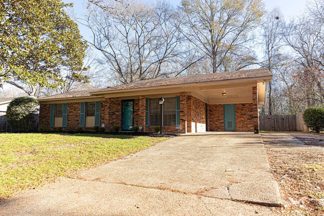 Front exterior, car port, driveway - 2558 Crestleigh Mnr