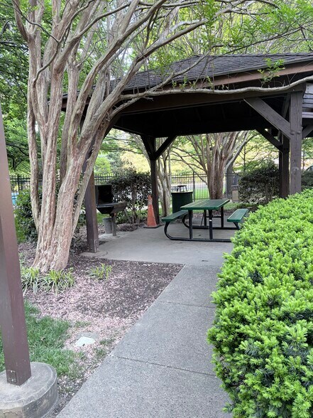 Building Photo - 3100 S Manchester St